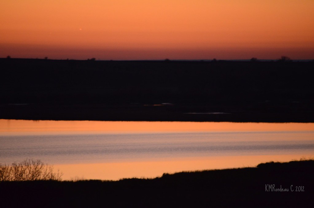 Sky and Water Sunset at Jamestown Wildlife Refuge, Jamesto… Flickr