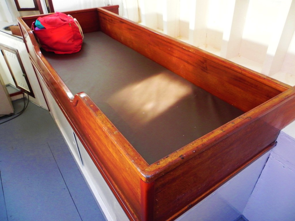 Crash boat bunk for injured aviator P520 "crash boat" dis… Flickr