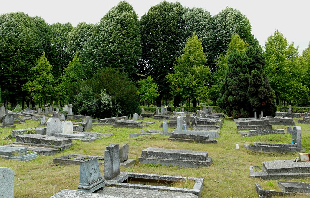 Cimetière parisien de Thiais Cimetière parisien de Thiais … Flickr