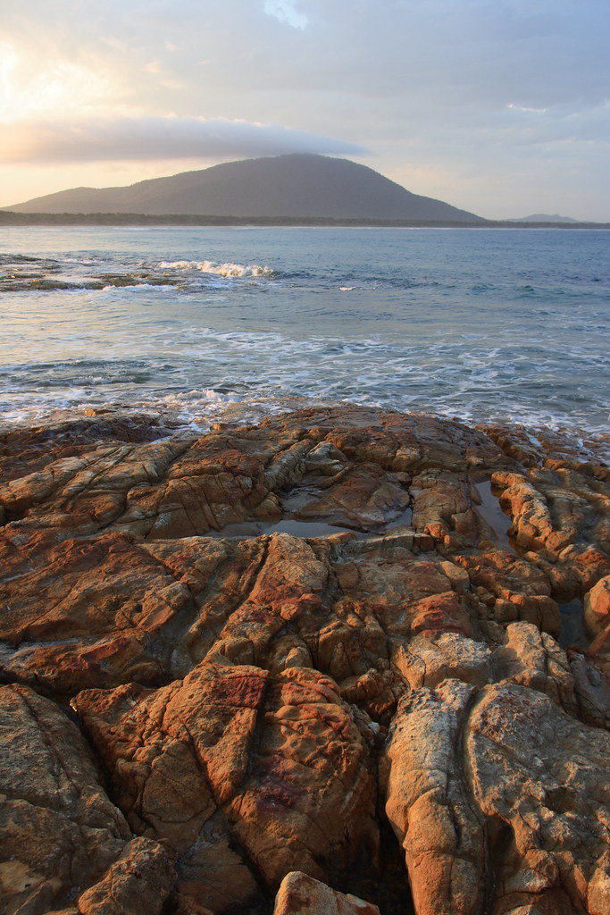 Diamond Head at Dusk Diamond Head, in Crowdy Bay National … Flickr