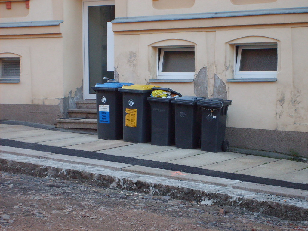 some otto bins and a ssi schäfer bin two 240l bins (for mi… Flickr