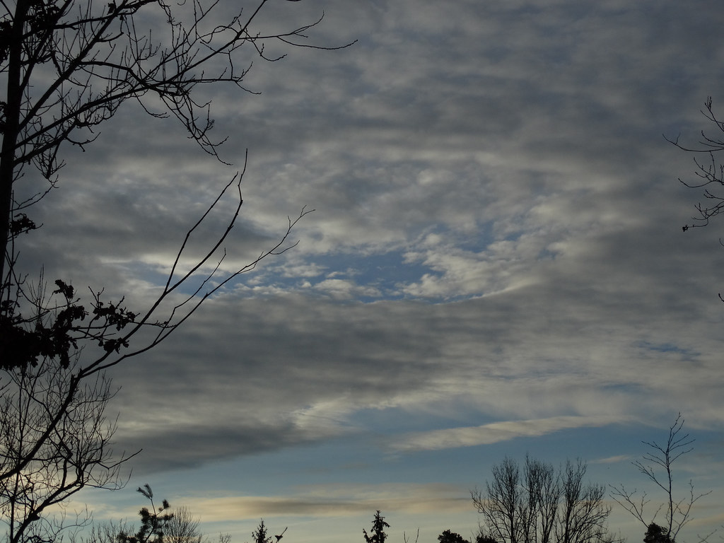 hole punch cloud kreisförmige Abgrenzung sichtbar ! bratispixl Flickr