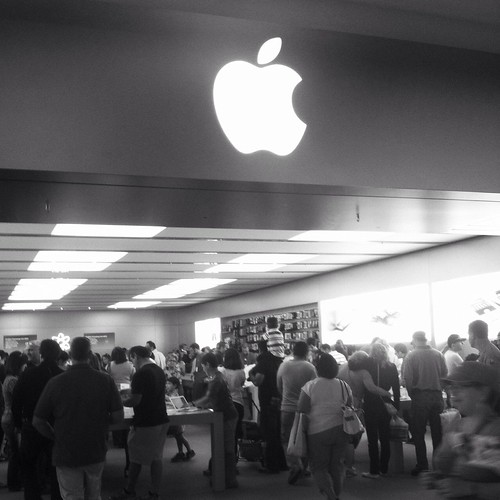 Apple Store in Dadeland mall The week of Christmas......th… Flickr