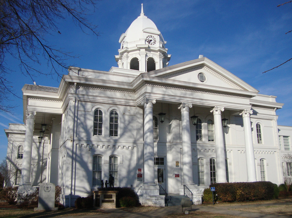 Colbert County Courthouse (Tuscumbia, Alabama) The classic… Flickr