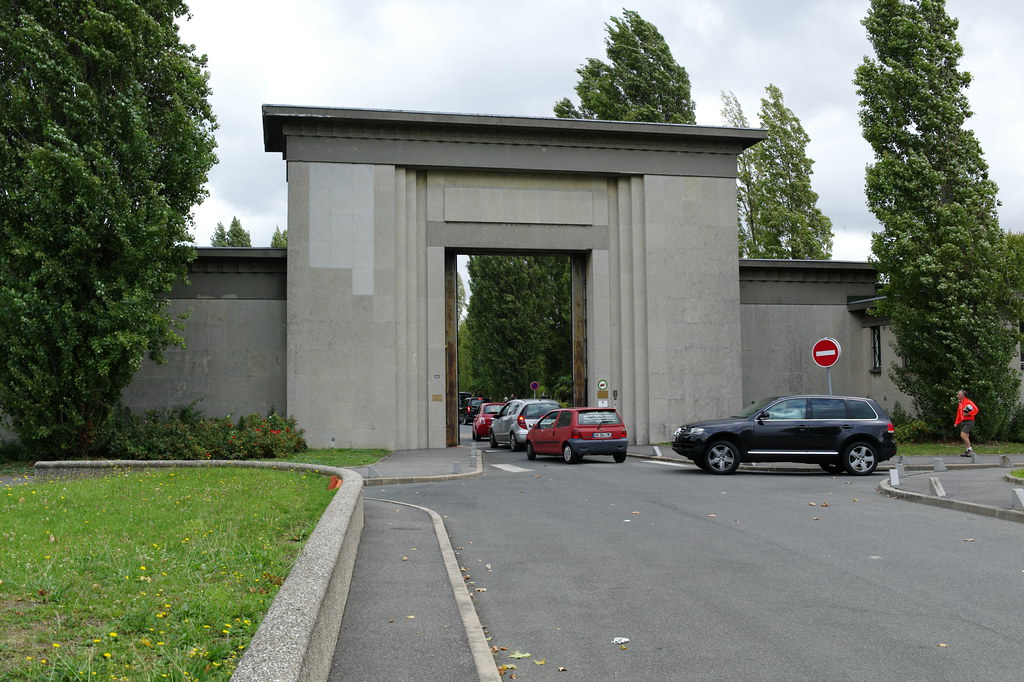 Cimetière parisien de Thiais Cimetière parisien de Thiais … Flickr