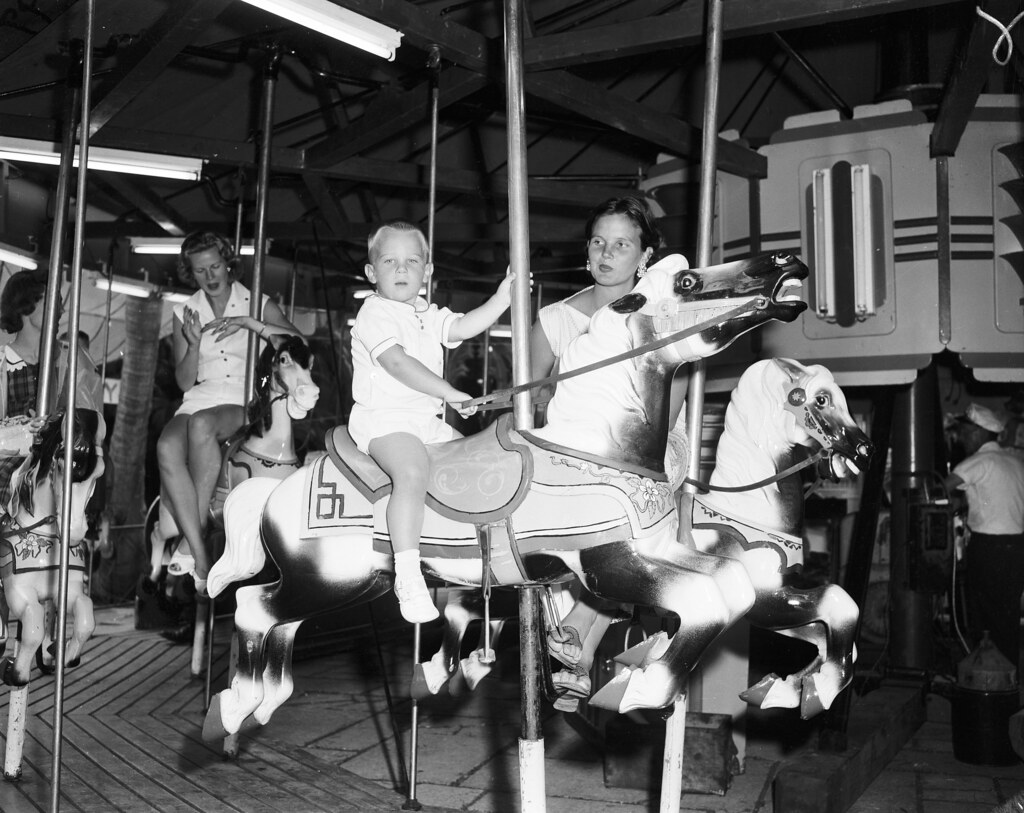 Lilly Pulitzer and Son, 1956 Mrs Herbert Pulitzer Jr and s… Flickr