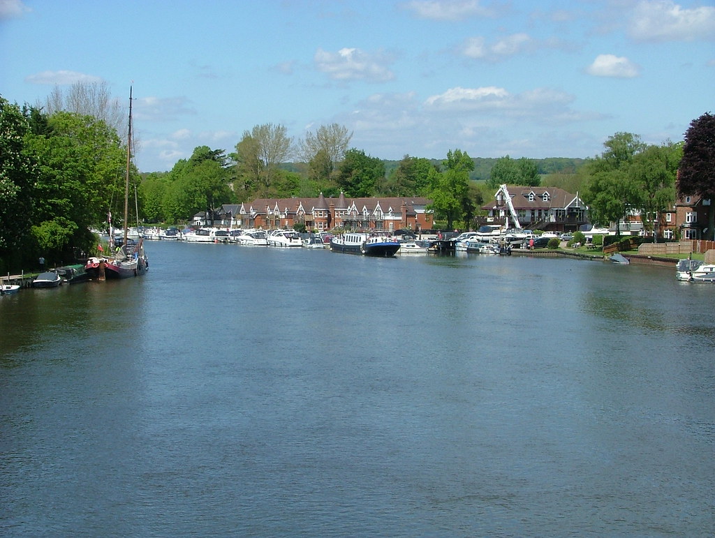 River Thames at Bourne End Taken upstream from the Bourne … Flickr