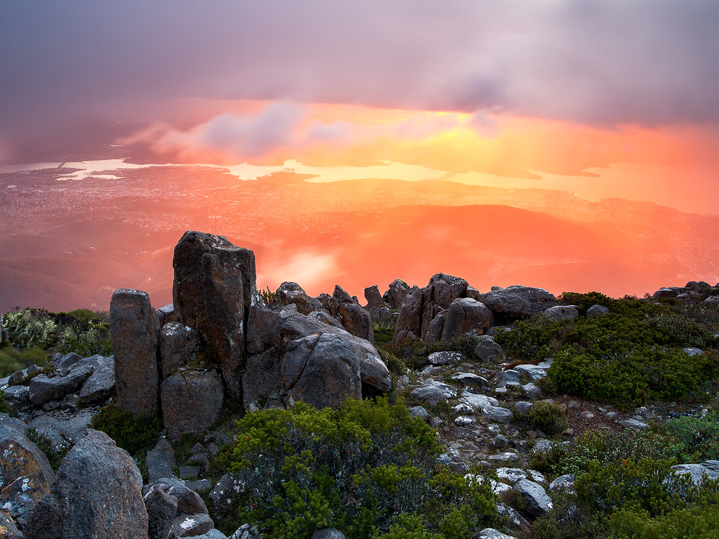Mt Wellington Dawn TAS Amazing light from the top of Mt We… Flickr