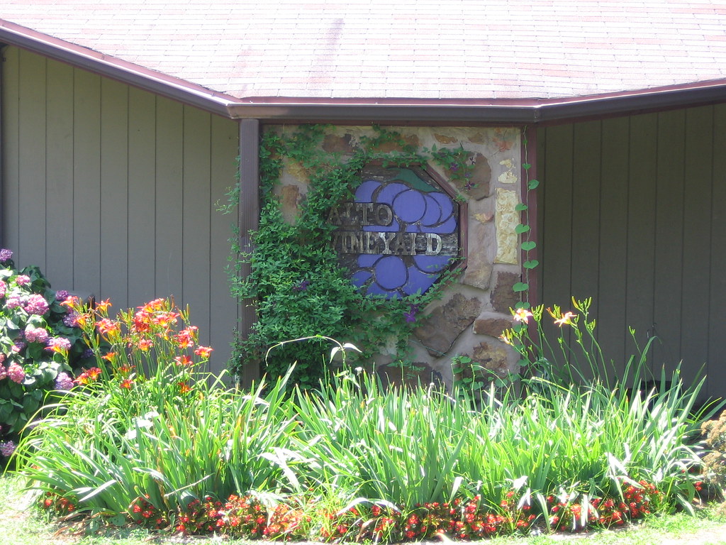 Alto Vineyards, Alto Pass, IL Ellen Flickr
