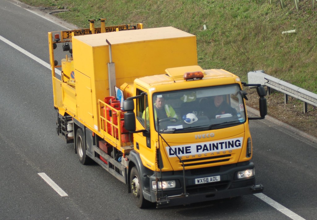 WX58 AOL Iveco Eurocargo Line Painting Truck, M2 Sittingbo… Flickr