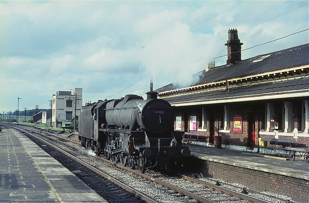 45321 Garstang & Catterall Stn. 20.6.67 Woods Flickr