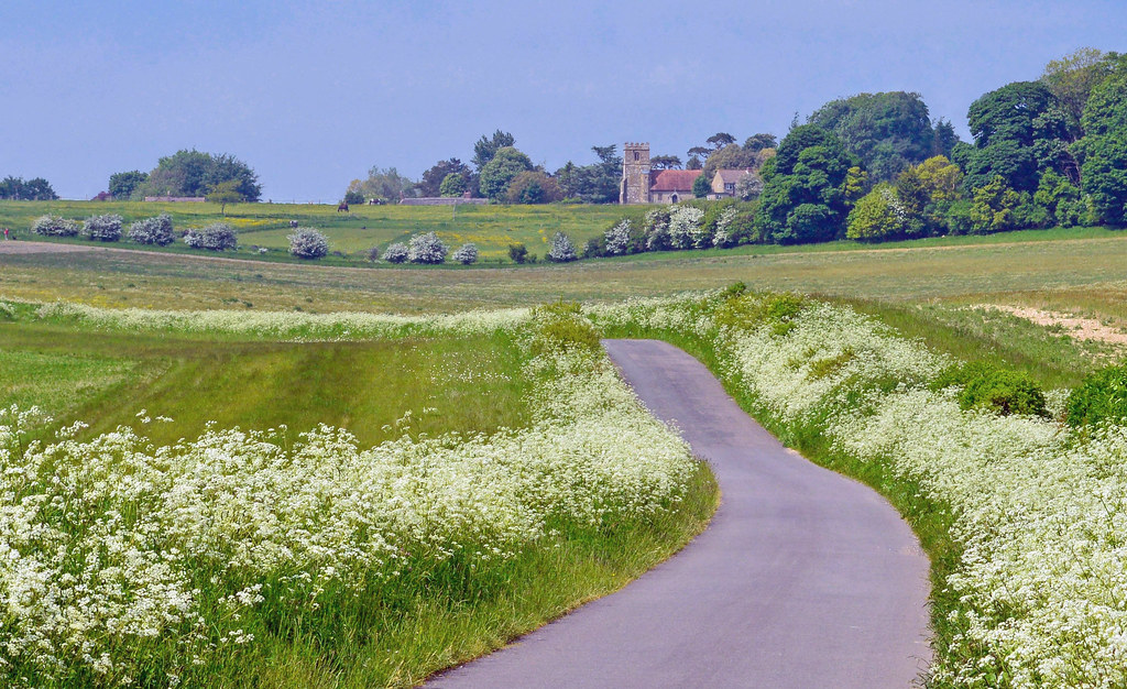 The lane to the church, Farnborough, Berkshire, England Flickr