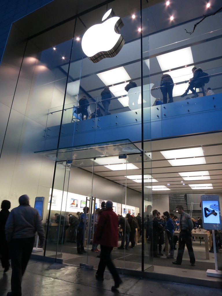 Apple Store, SaintCatherine Takebo Flickr