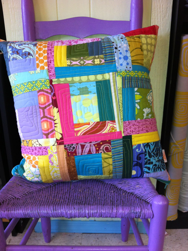 IMG_0458 Improv quilted pillow cover modern quilting Stitch