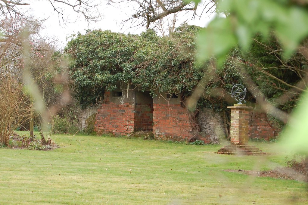 S0002461 BLINDLEY HEATH (2) The rear and entrance note t… Flickr