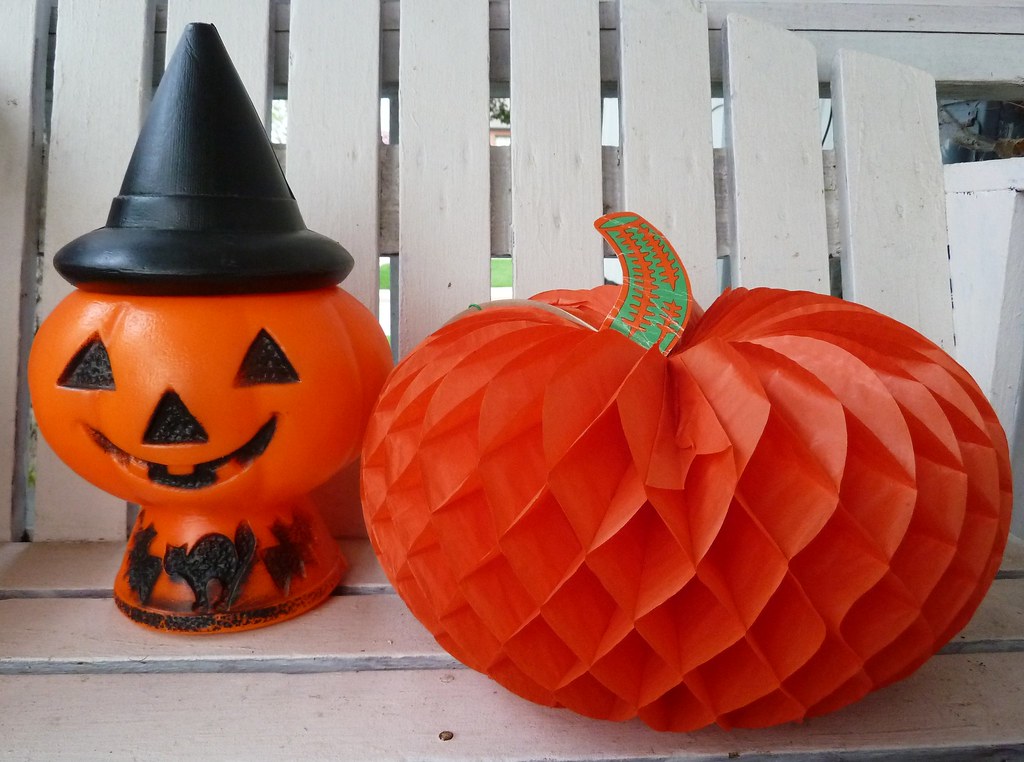 Halloween Estate Sale Finds 1.50 for the pair! Blogged ab… Flickr