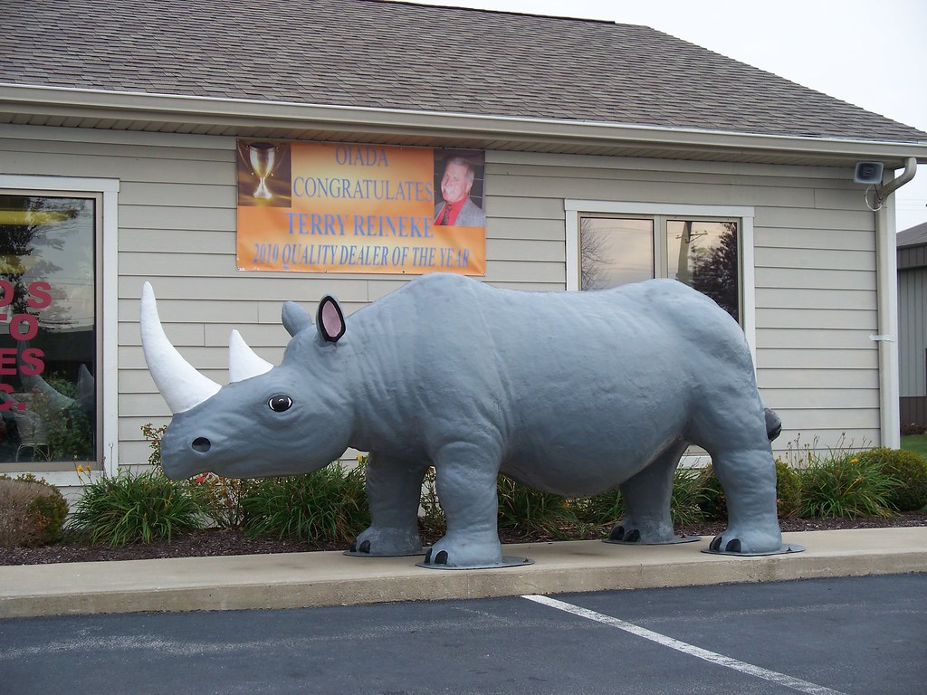 OH Celina Rhinoceros Big rhino statue in front of a busi… Flickr