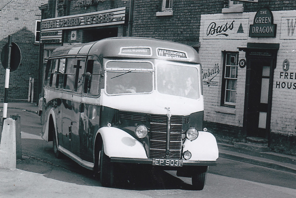 Williamsons EP9031 arriving into the bus station of Hills … Flickr