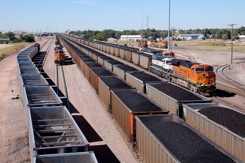 BNSF Alliance NE The circle continues..... Empties return … Flickr