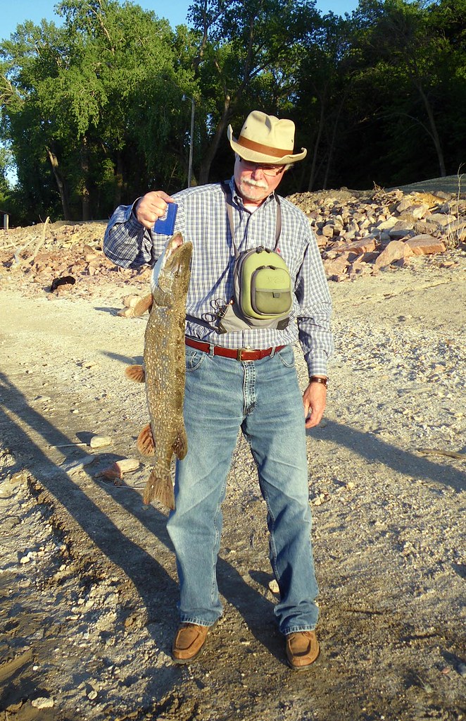 Northern Pike This 30 inch northern pike that weighed 7.5 … Flickr