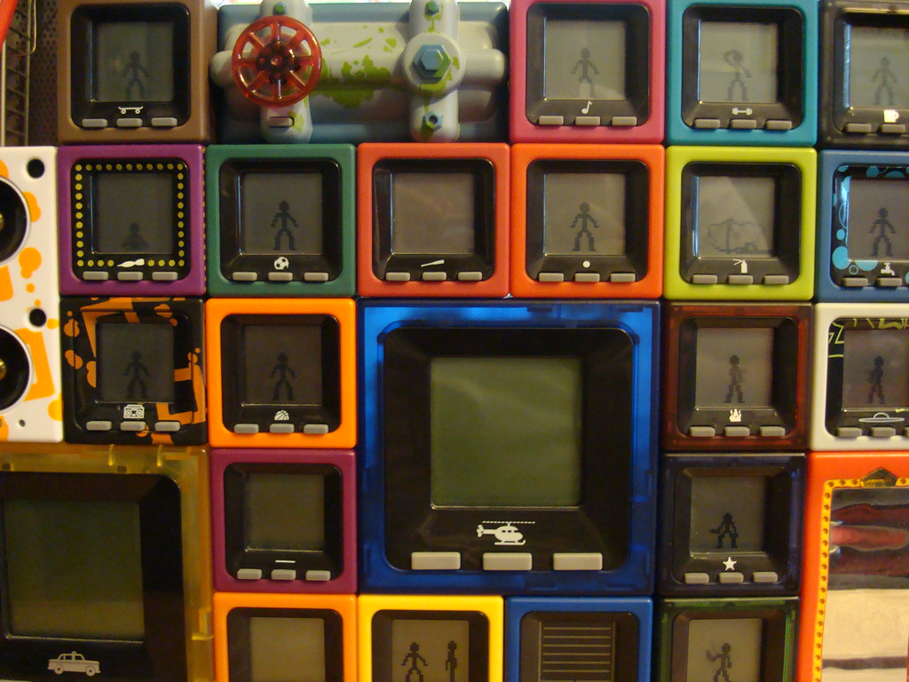 2007 Radica Cube World Block Bash Hand Held Electronic Game, 41 OFF