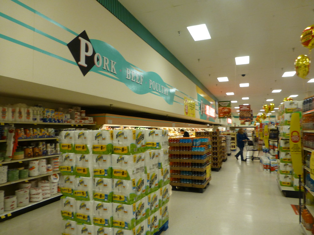 Giant Eagle in Vermilion, Ohio Built as a Kroger then beca… Flickr