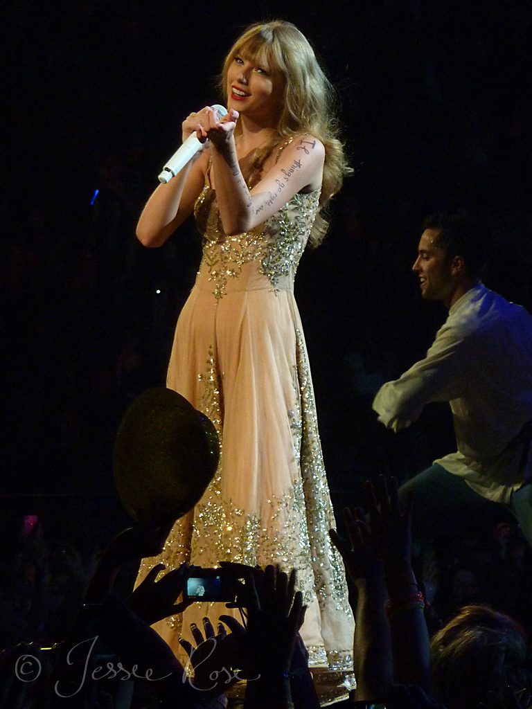 Taylor Swift Speak Now Tour 2012 Taylor Swift performing… Flickr