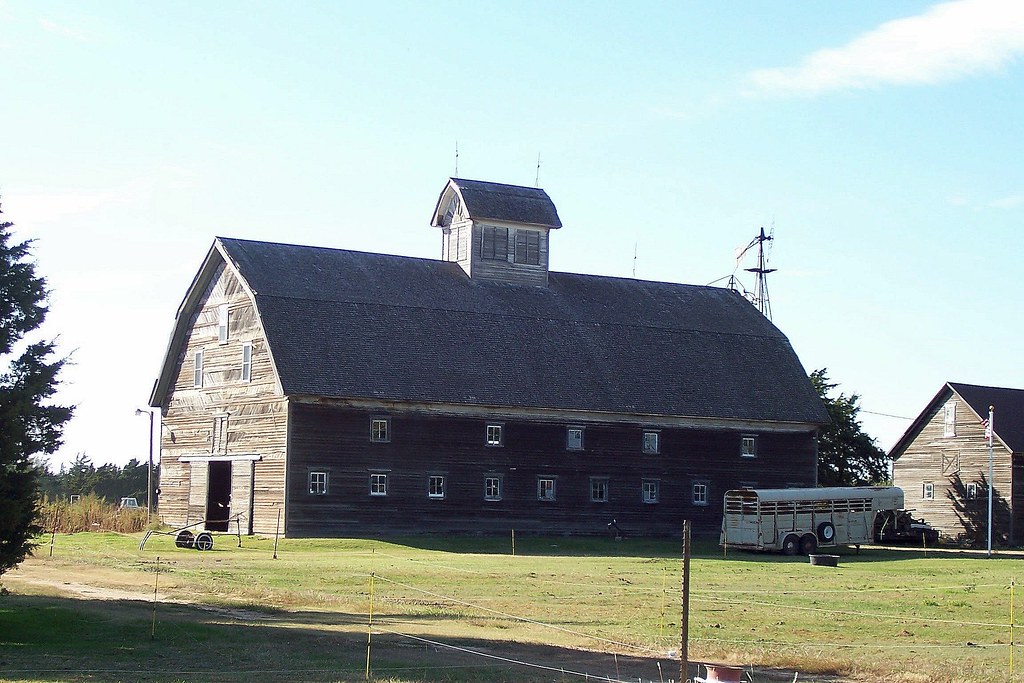 Huge Barn This is the largest barn I've seen in Kansas so … Flickr