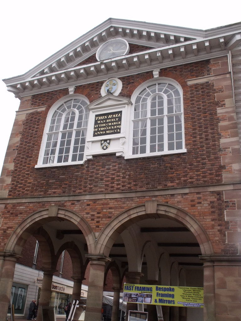 Town Hall Market Street, Tamworth Tamworth Fast Framing a photo