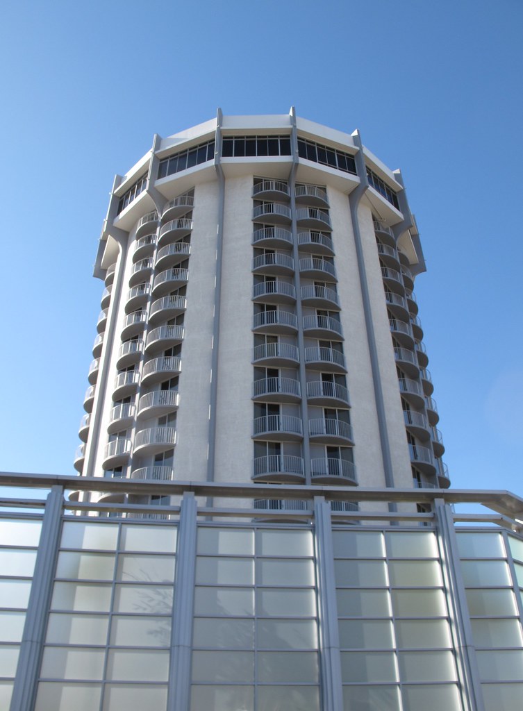 Hotel Angeleno Los Angeles Formerly the Holiday Inn Brentw… Flickr