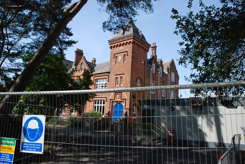 THE BOURNEMOUTH AND POOLE COLLEGE. ASCHAM HOUSE. THE LANSD… Flickr