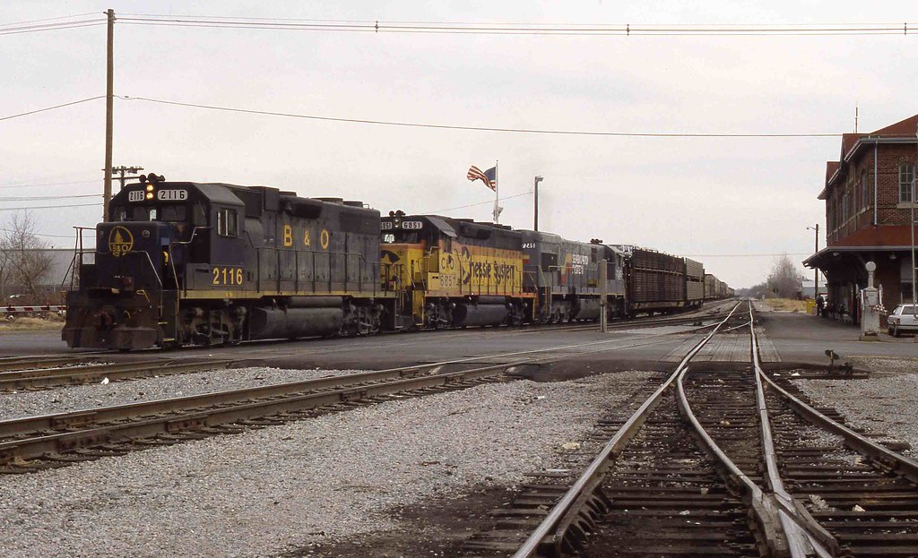 CSX 2116 Garrett, Indiana 1 A westbound mixed freight co… Flickr