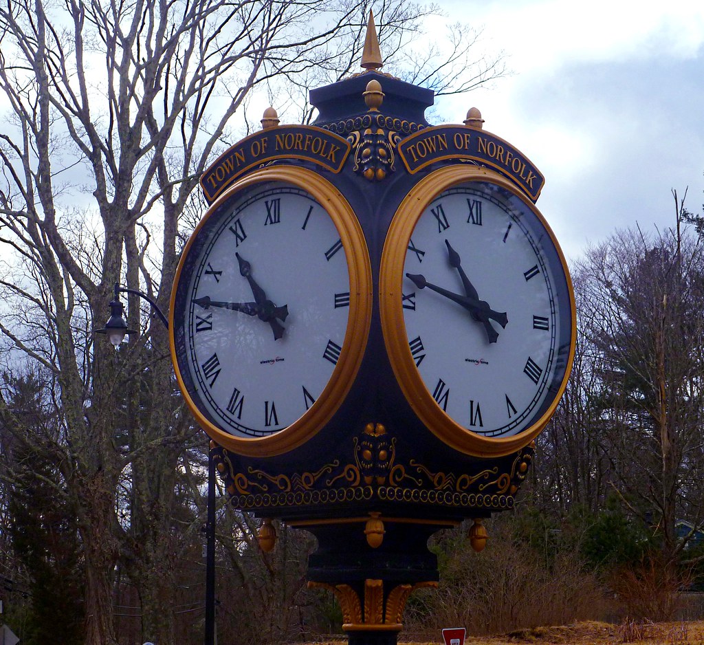clock in Norfolk, MA Ornate clock by the rotary in the cen… t55z