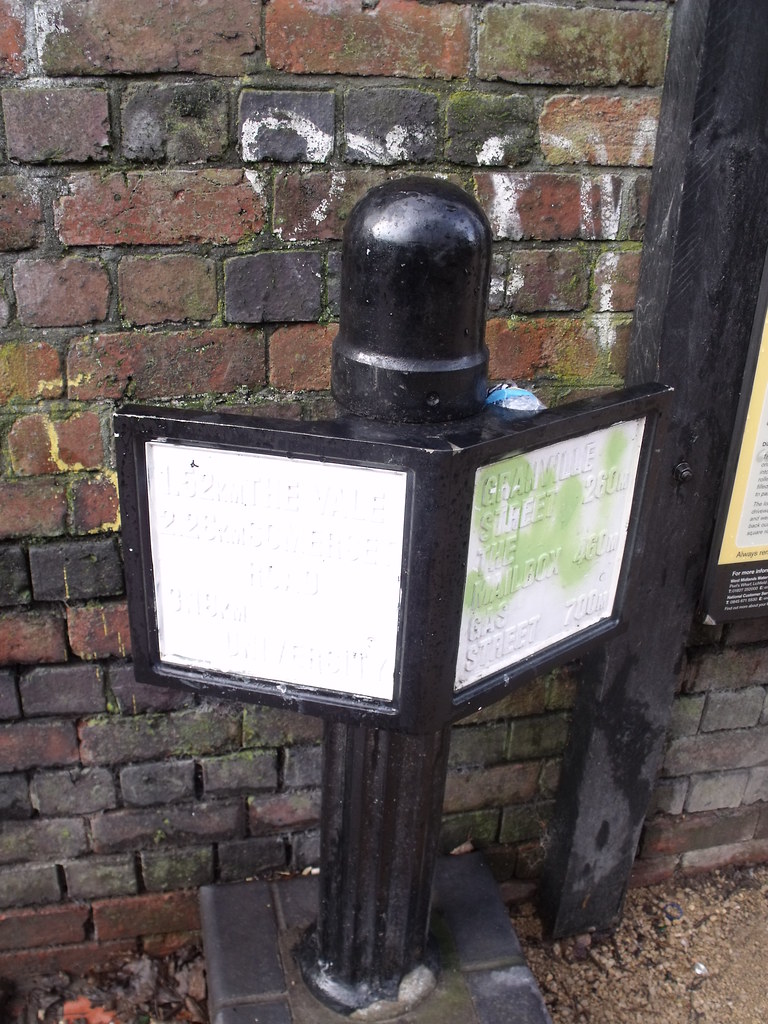 Worcester & Birmingham Canal Bath Row to Granville Street directions sign Bath Row a