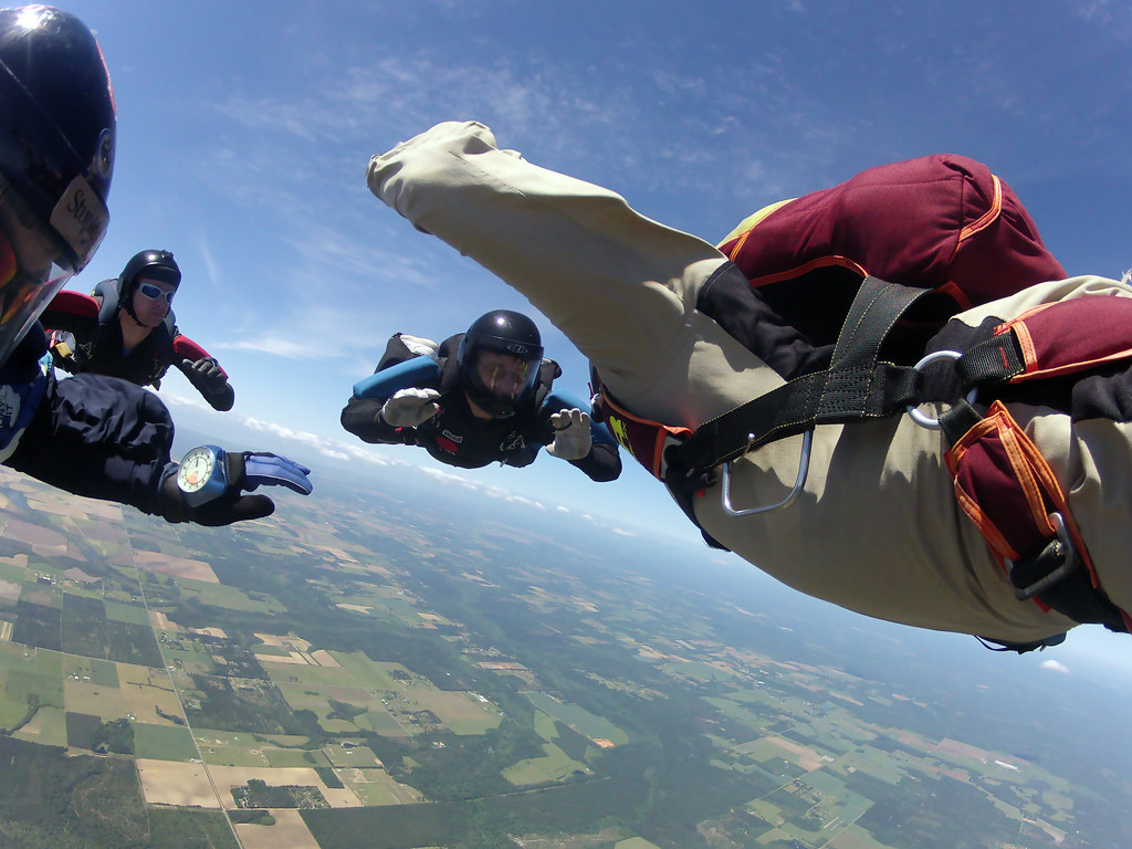 Skydiving Apr 2012, 5way belly RW Dcim\100gopro The Island Kings