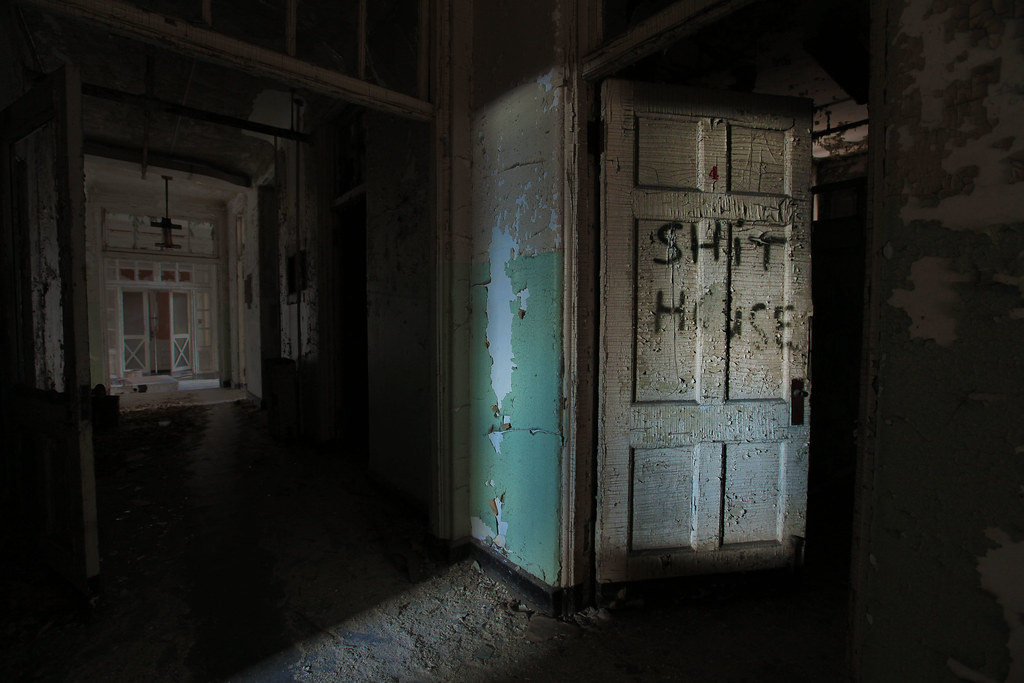 Shit House Fort Totten. Bayside, Queens. For more on this … Flickr