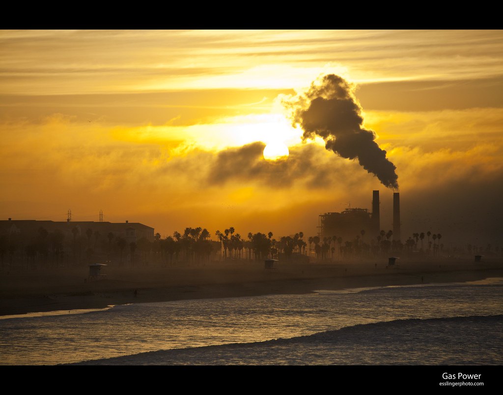 Huntington Beach Power Plant The AES power plant is a 450 … Flickr