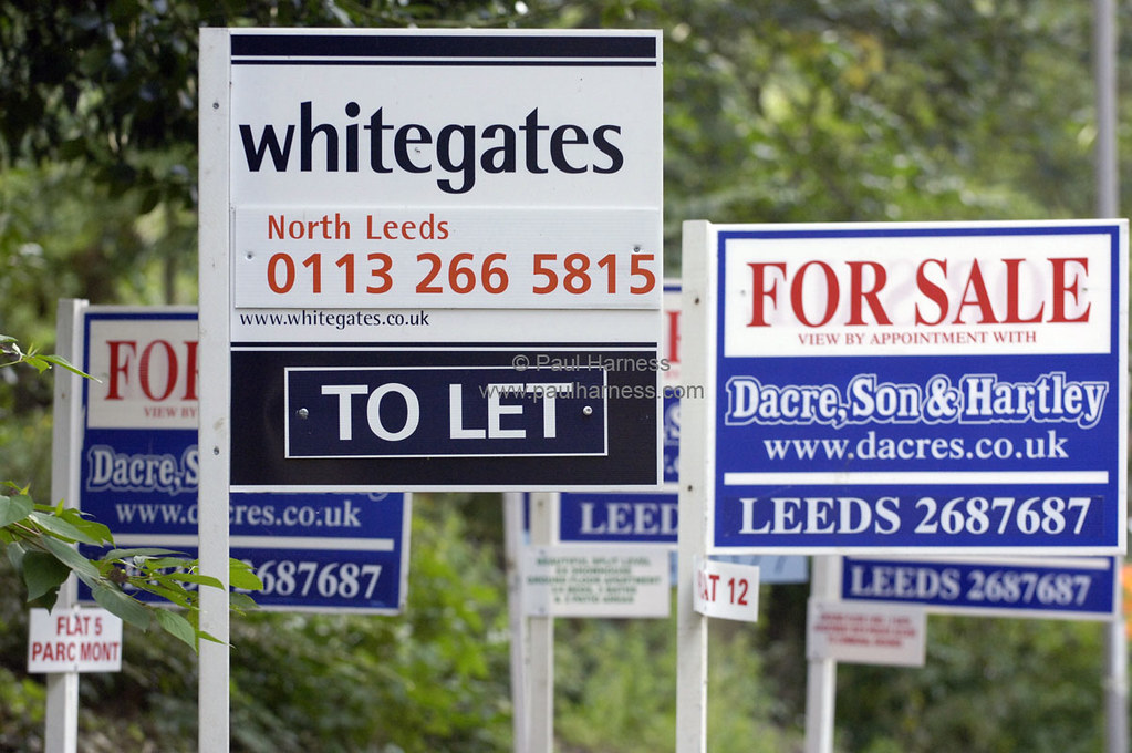 Estate agents' signs at Roundhay Park, Leeds Estate agents… Flickr