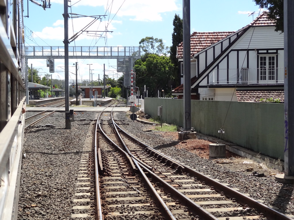 Coming into Sherwood railway station Dave Murchie Flickr