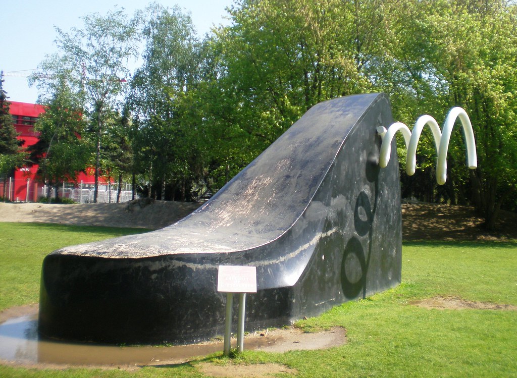 Claes Oldenburg And Coosje Van Bruggen Buried Bicycle Flickr