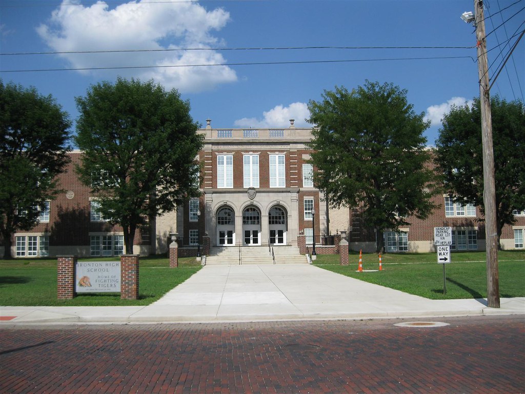 080710 Ironton High SchoolIronton, Ohio (35) Aaron Turner Flickr