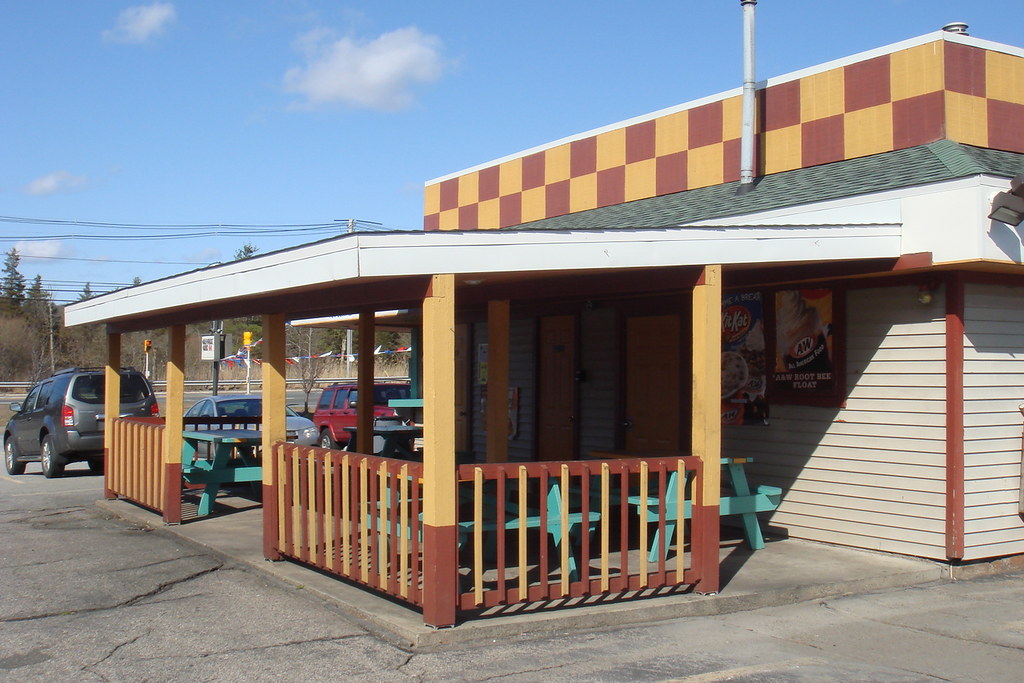A& Greenville, RI A rare driveup A&W Restaurant in Gree… Flickr