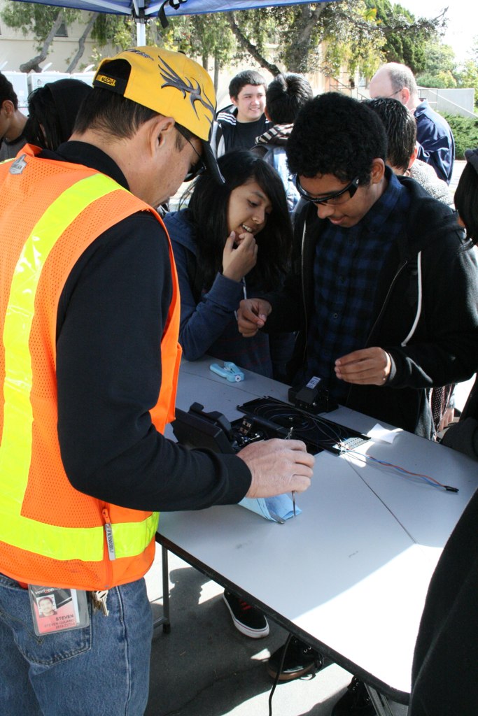 2/28/12 Verizon Fiber Optic & Field Trailer Demo Flickr