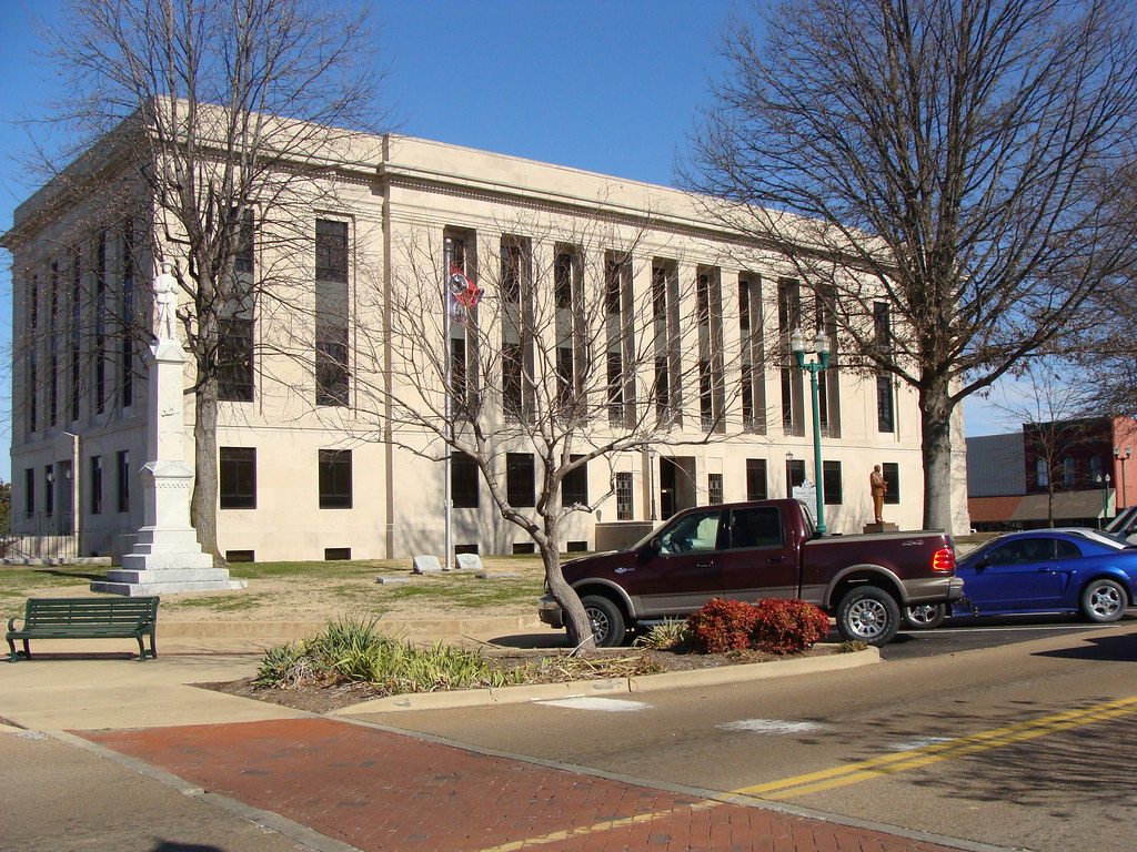 Weakley County Court House and CSA MonumentDresden, Tn.… Flickr