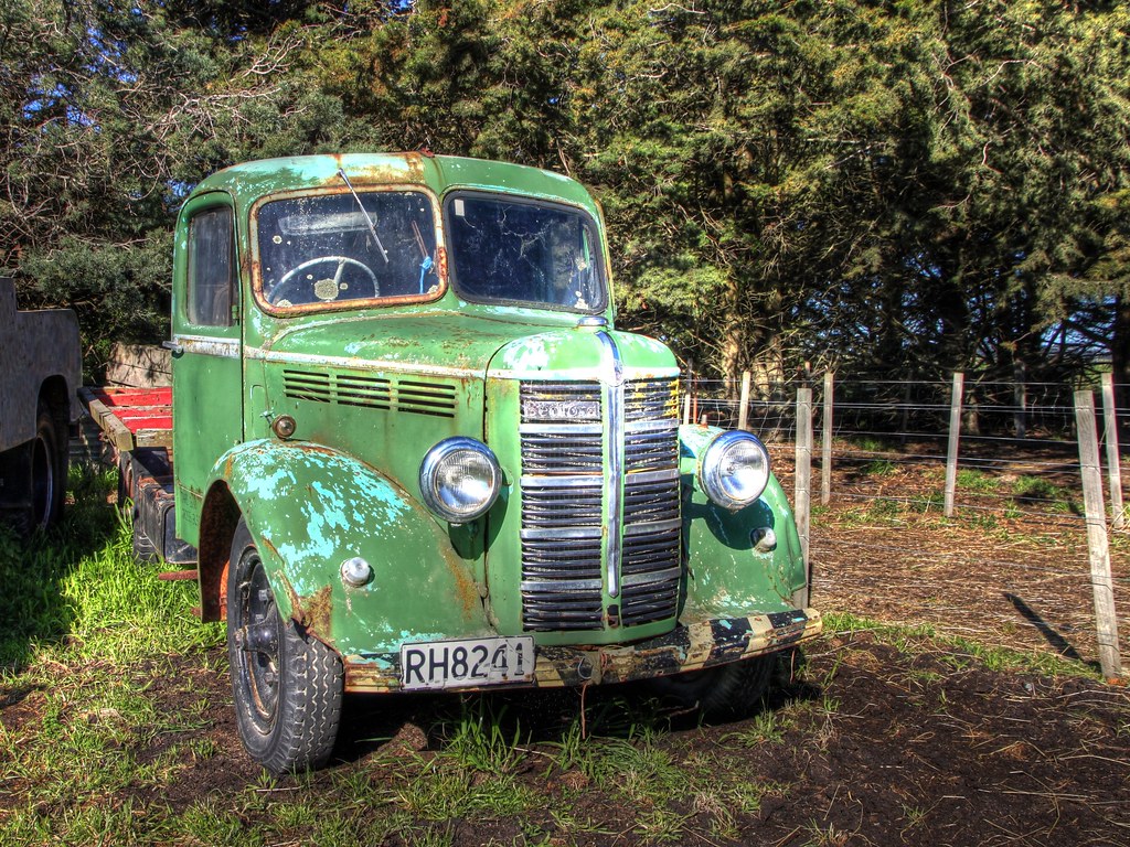 Old Bedford truck, New Zealand An old Bedford truck from t… Flickr