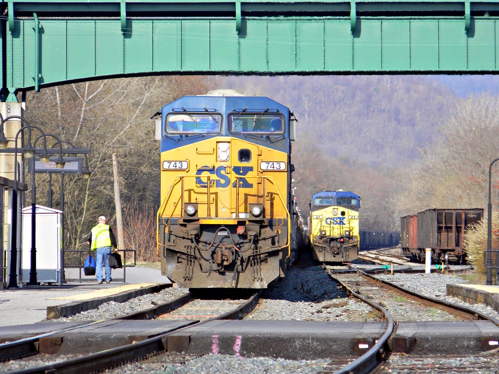 CSX 743 leading Circus Train at Brunswick MD Art Reid Flickr