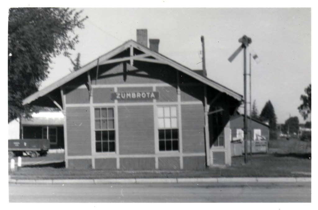 CGW Depot, Zumbrota, MN, 1962 CGW depot in Zumbrota, MN, i… Flickr
