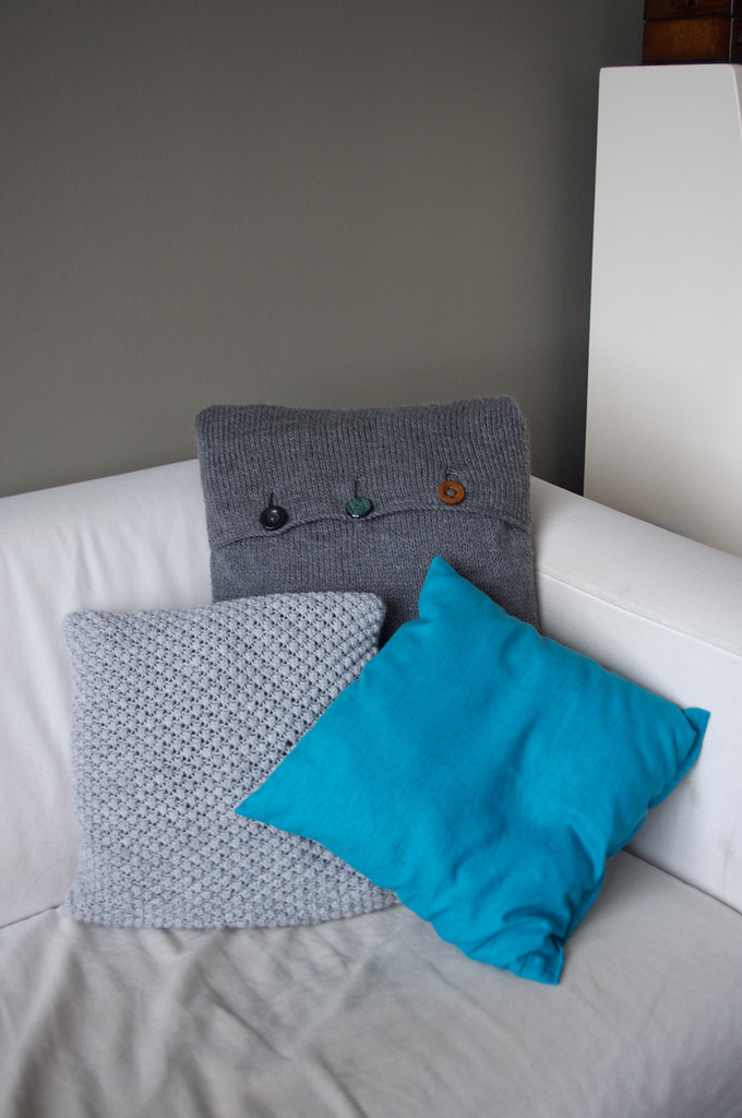 Knit pillowcase 4 A collection of handmade pillowcases.… Sanne