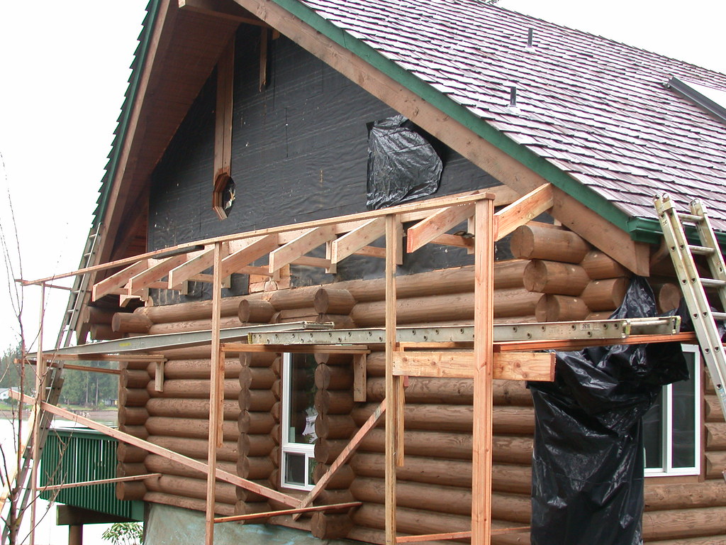 Eyebrow Roof 1 Creasey Log Homes
