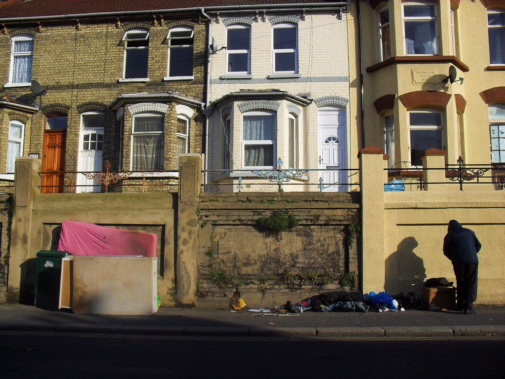 Luton Road Chatham Medway trash. Speedtrip3 Flickr